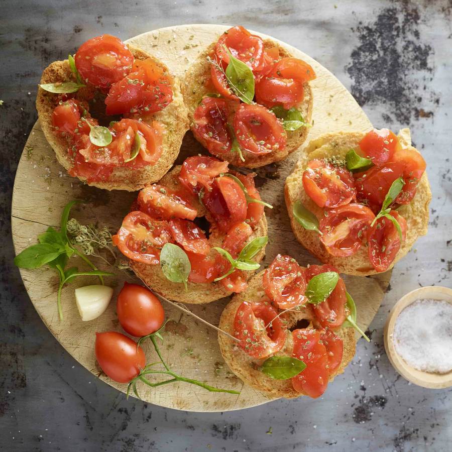 Friselle garnies de tomates cerises