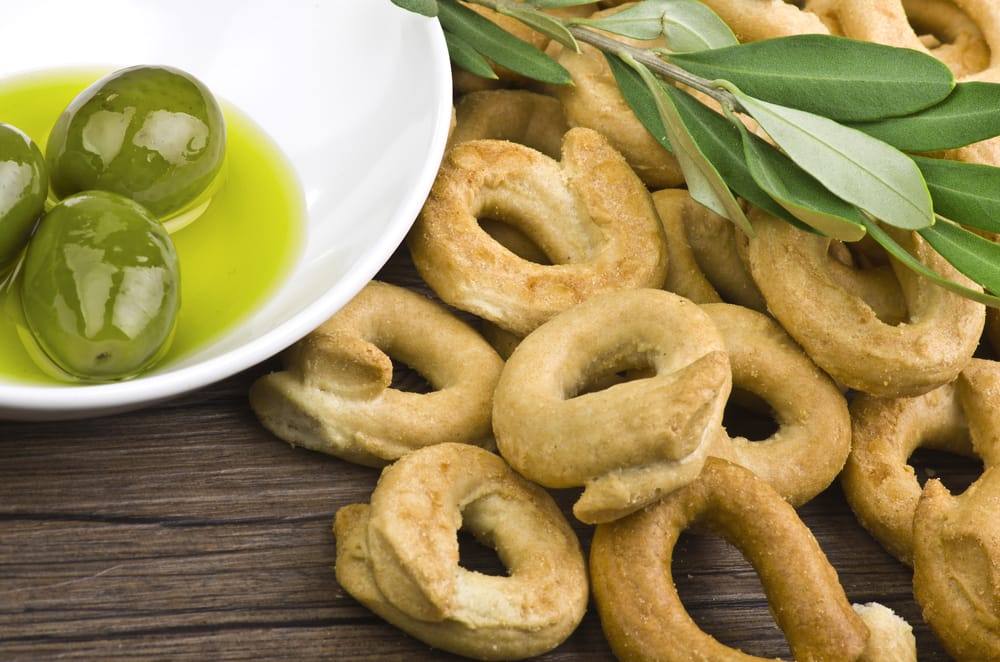 Taralli pugliesi con olive verdi